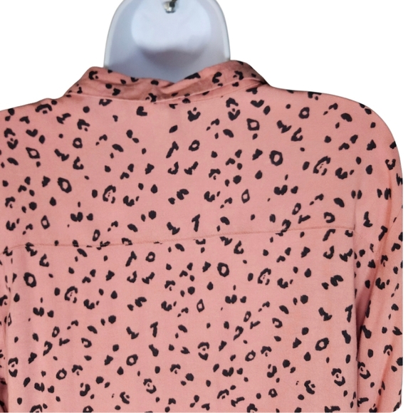 0030 Divided H&M Leopard Print Longsleeve Button Up Pink Black Office  Size 8 - Picture 5 of 13